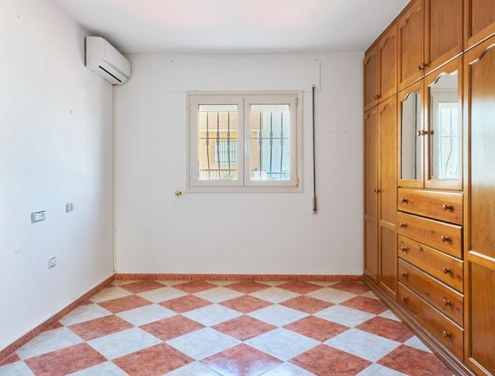 Image No.7-4 Bed Property for sale