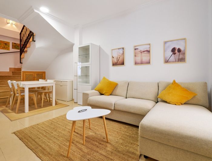 Image No.1-4 Bed Semi-Detached for sale