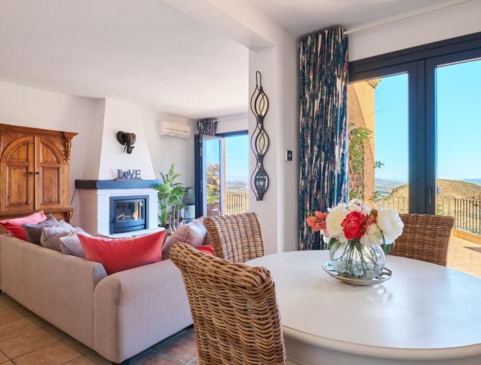 Image No.15-3 Bed Property for sale