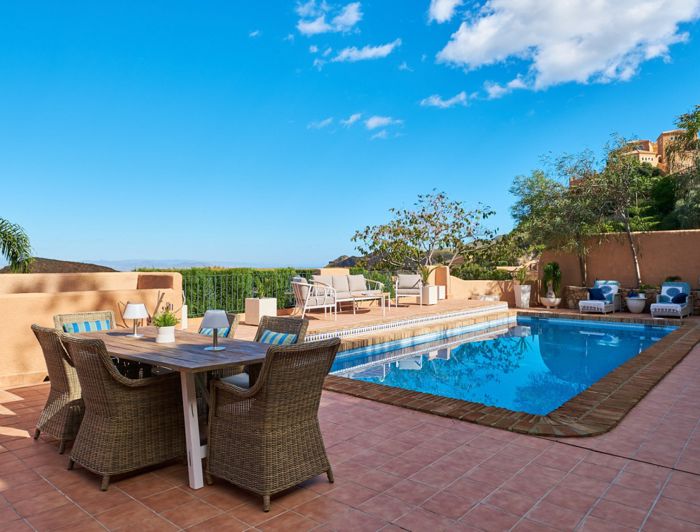 Image No.20-3 Bed Property for sale