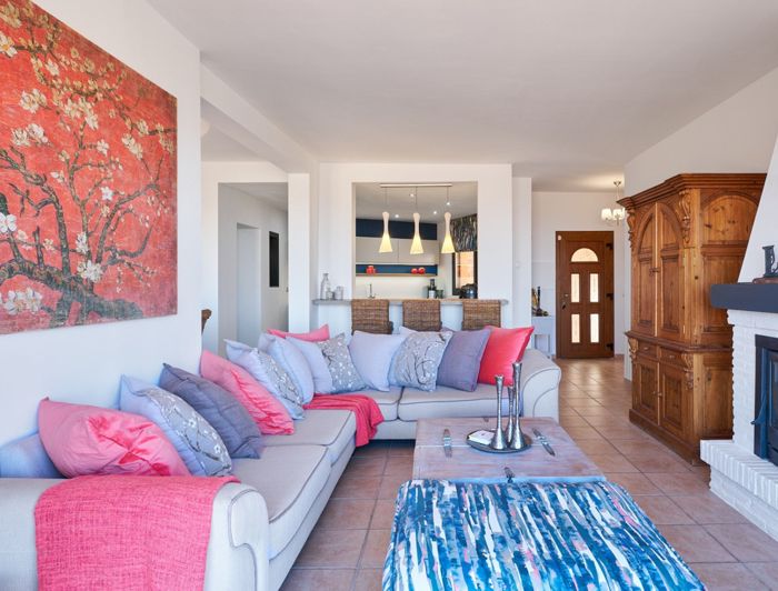 Image No.28-3 Bed Property for sale