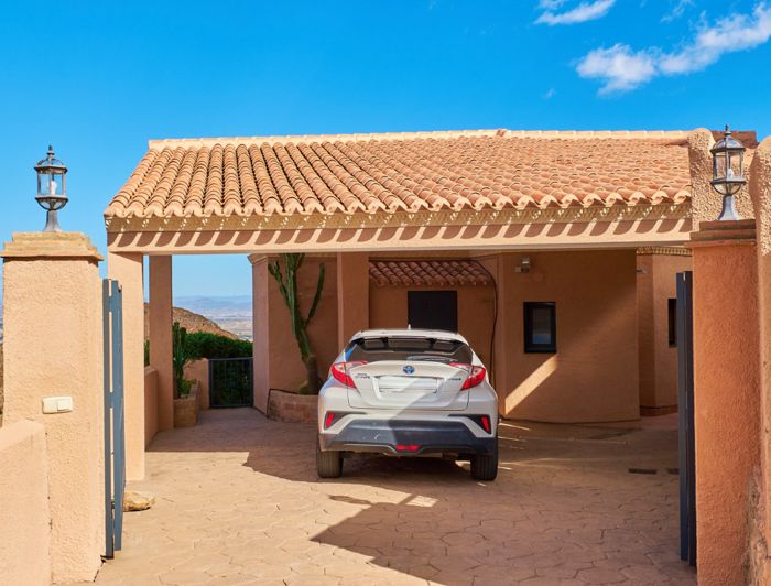 Image No.3-3 Bed Property for sale