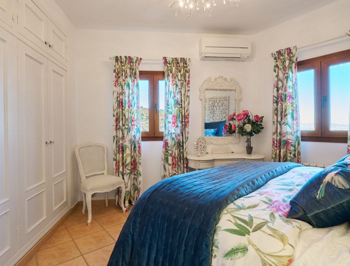 Image No.31-3 Bed Property for sale