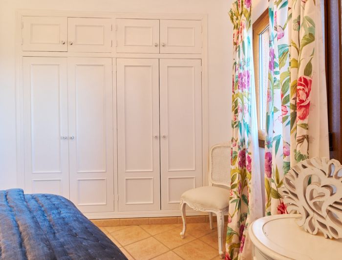 Image No.32-3 Bed Property for sale