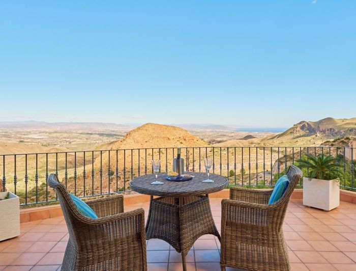 Image No.50-3 Bed Property for sale