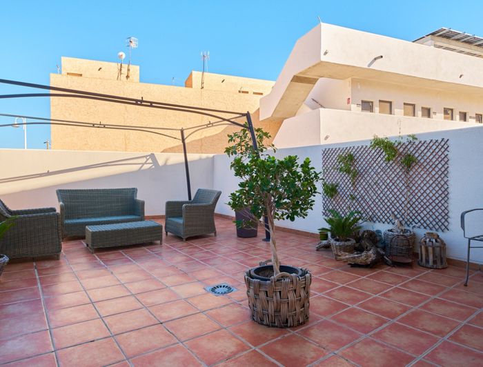 Image No.23-3 Bed Property for sale