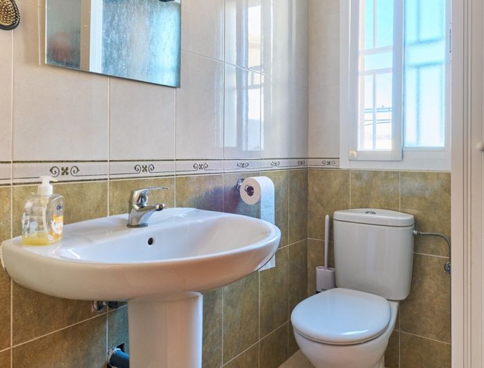 Image No.28-3 Bed Property for sale