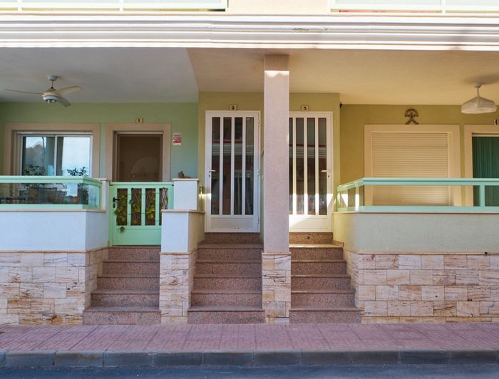 Image No.3-3 Bed Property for sale