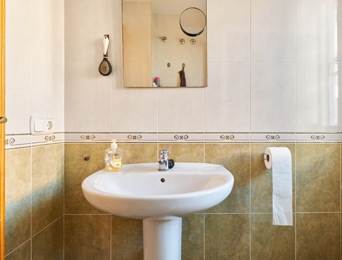 Image No.30-3 Bed Property for sale