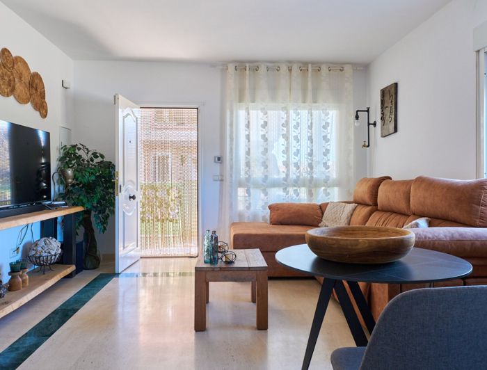 Image No.8-3 Bed Property for sale