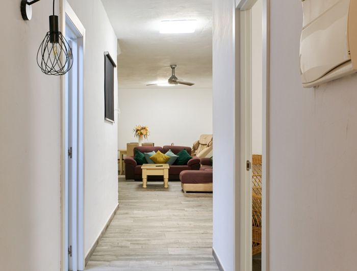 Image No.11-5 Bed Property for sale