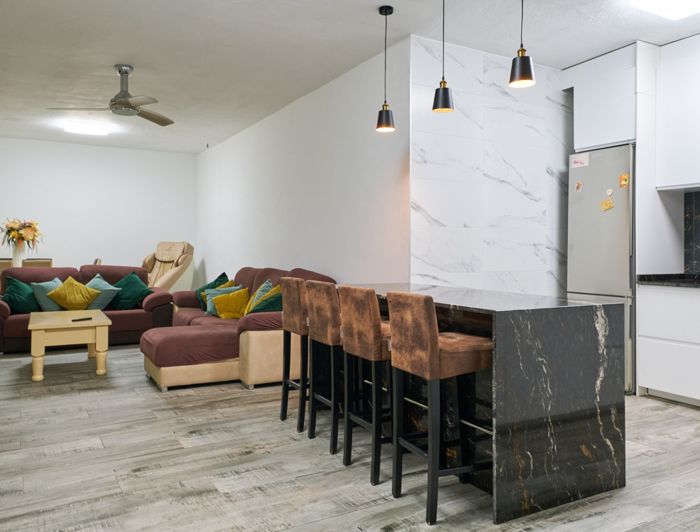 Image No.20-5 Bed Property for sale