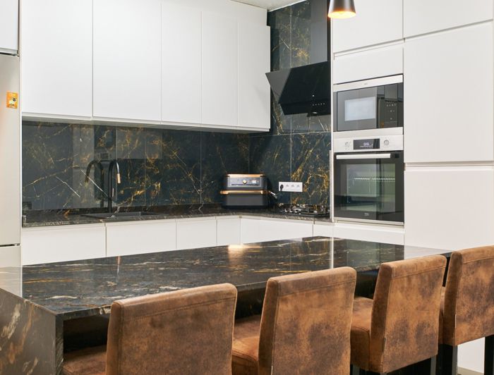 Image No.21-5 Bed Property for sale