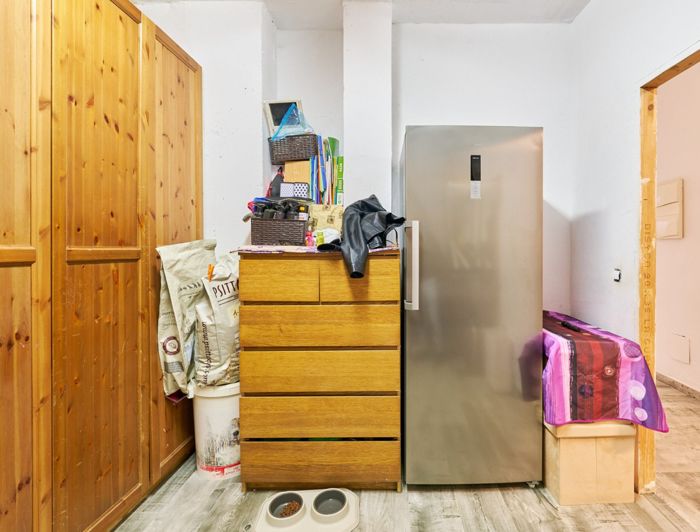 Image No.28-5 Bed Property for sale