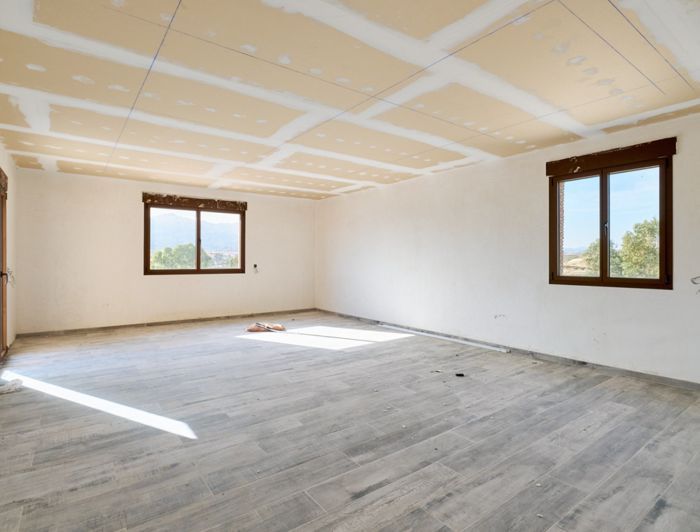 Image No.31-5 Bed Property for sale