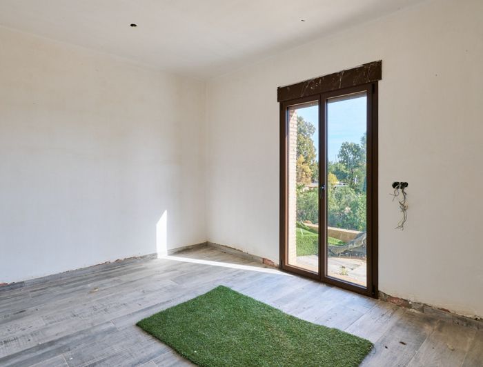 Image No.37-5 Bed Property for sale