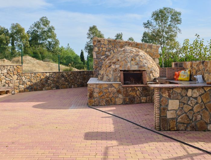 Image No.5-5 Bed Property for sale