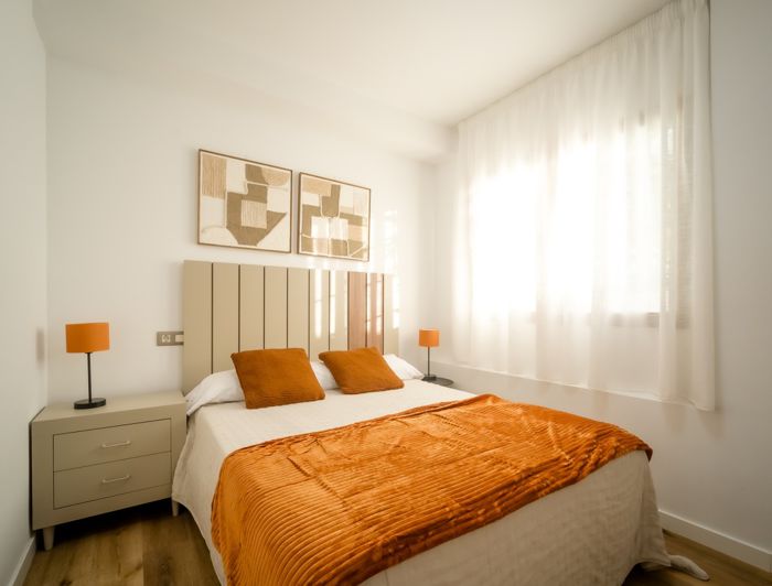 Image No.17-2 Bed Property for sale