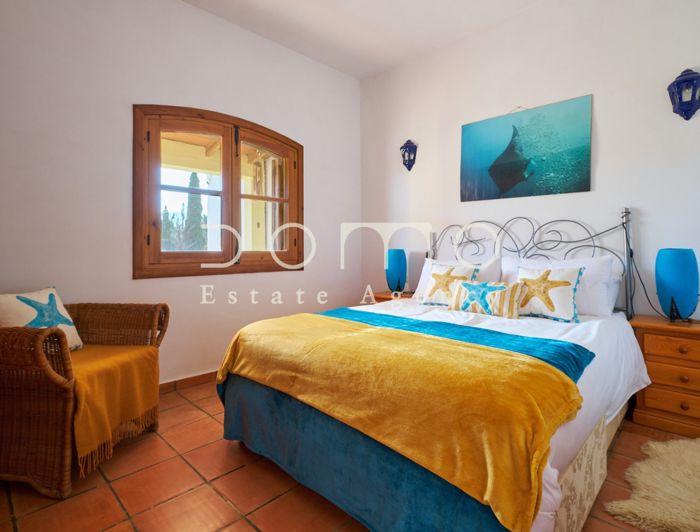 Image No.22-2 Bed Country House for sale