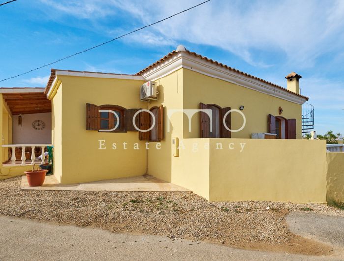 Image No.3-2 Bed Country House for sale