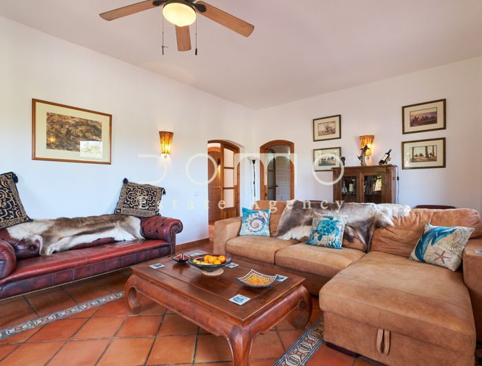 Image No.31-2 Bed Country House for sale