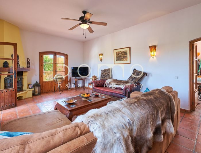 Image No.32-2 Bed Country House for sale