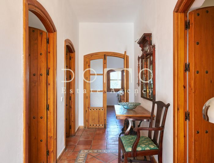 Image No.9-2 Bed Country House for sale