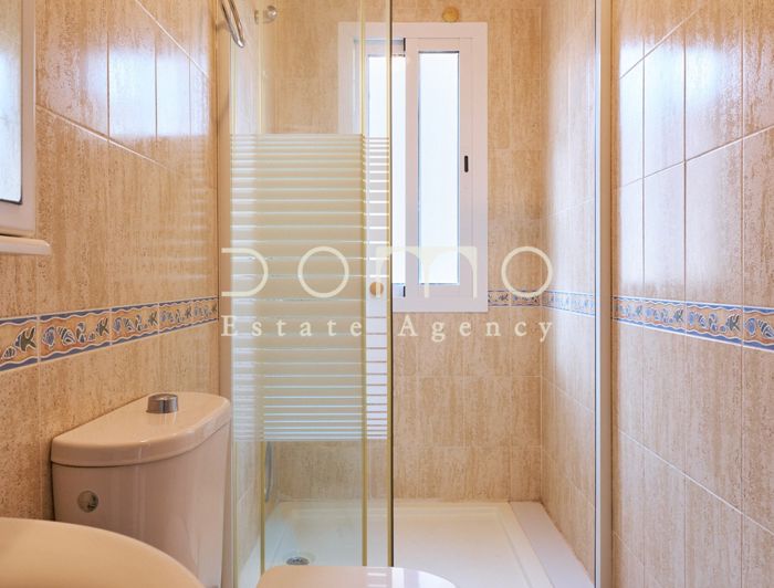 Image No.18-3 Bed Property for sale