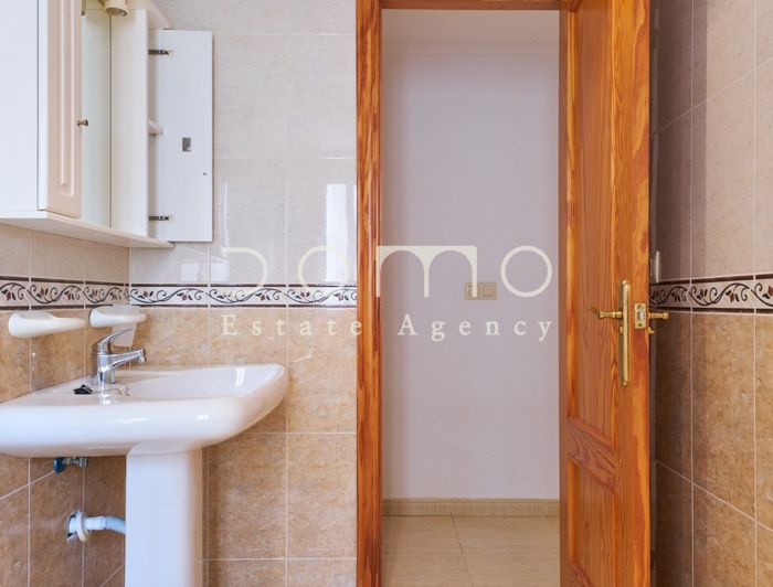 Image No.26-3 Bed Property for sale