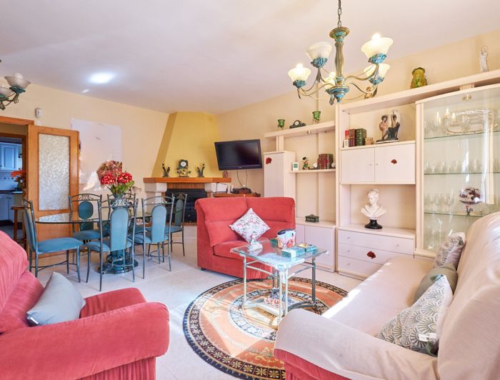 Image No.17-3 Bed Semi-Detached for sale