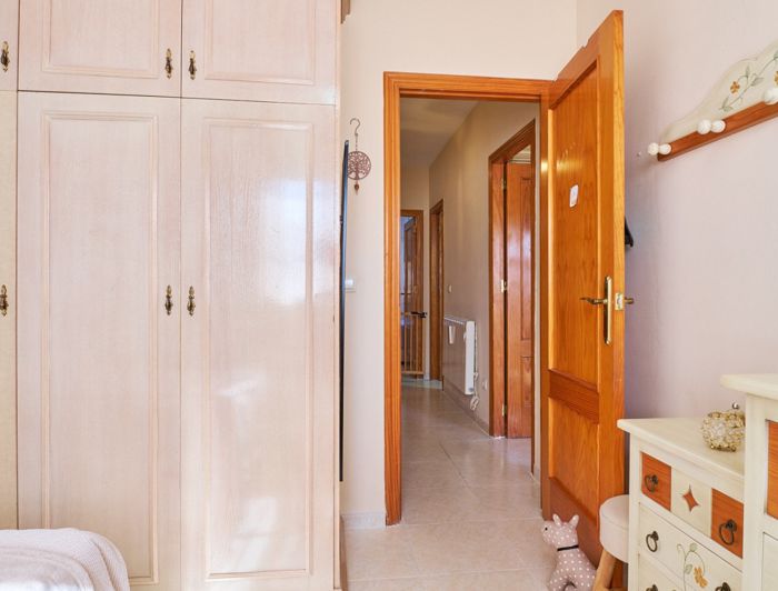 Image No.42-3 Bed Semi-Detached for sale