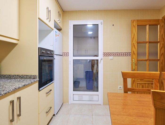 Image No.12-3 Bed Property for sale