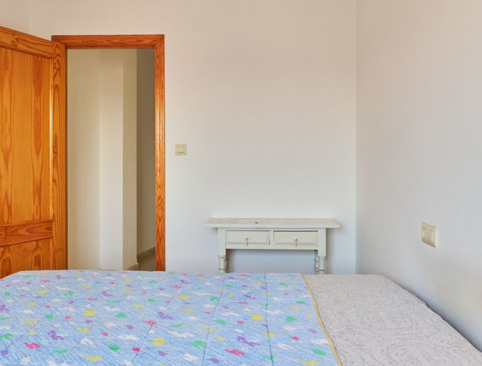 Image No.20-3 Bed Property for sale