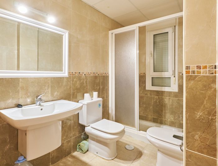 Image No.21-3 Bed Property for sale