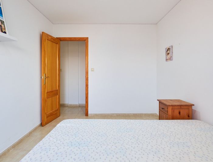 Image No.26-3 Bed Property for sale