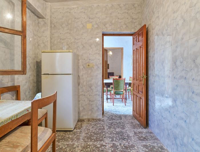 Image No.13-2 Bed Townhouse for sale