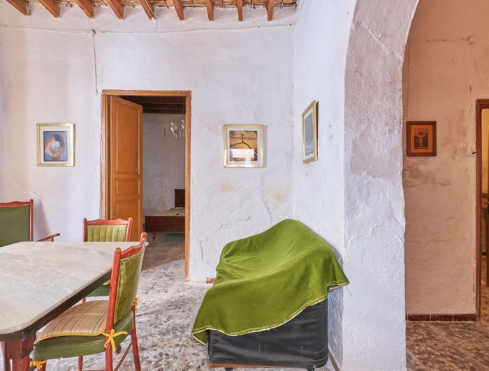 Image No.14-2 Bed Townhouse for sale