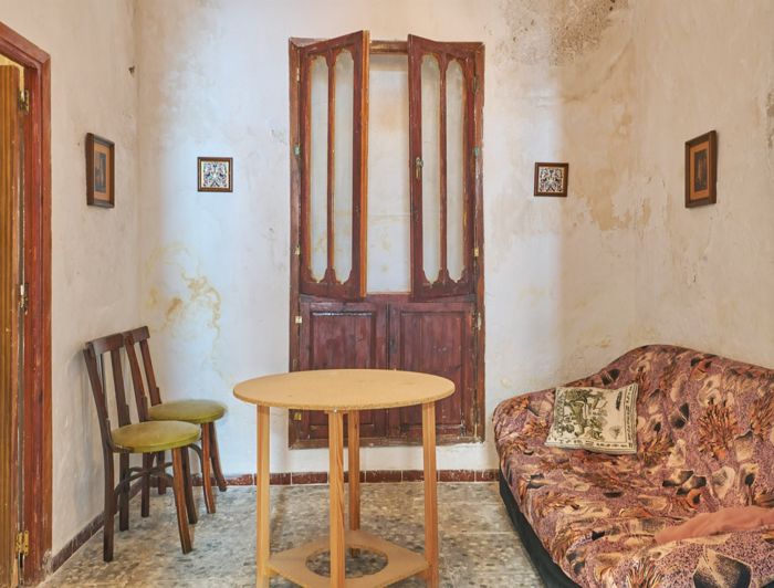 Image No.16-2 Bed Townhouse for sale