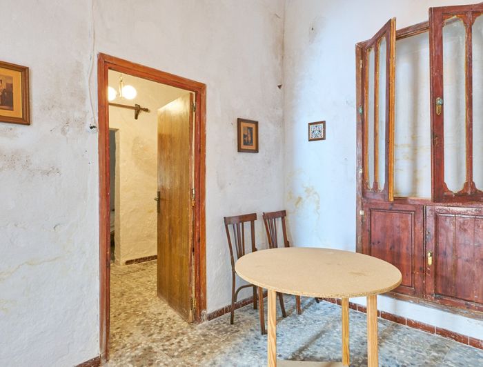 Image No.17-2 Bed Townhouse for sale