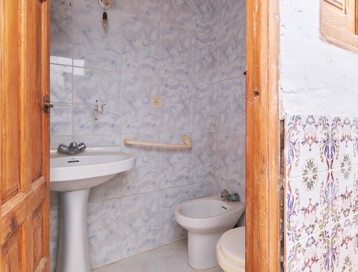 Image No.24-2 Bed Townhouse for sale