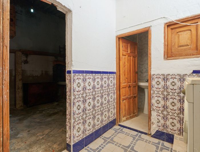 Image No.26-2 Bed Townhouse for sale