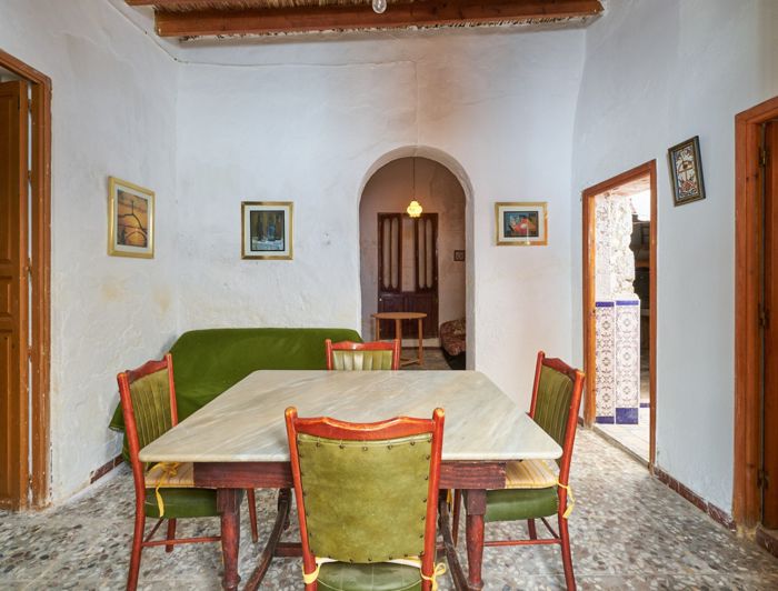 Image No.5-2 Bed Townhouse for sale