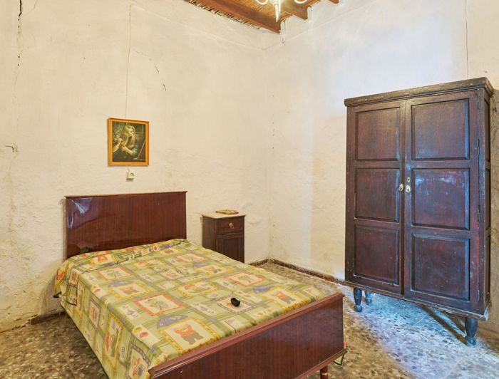 Image No.7-2 Bed Townhouse for sale