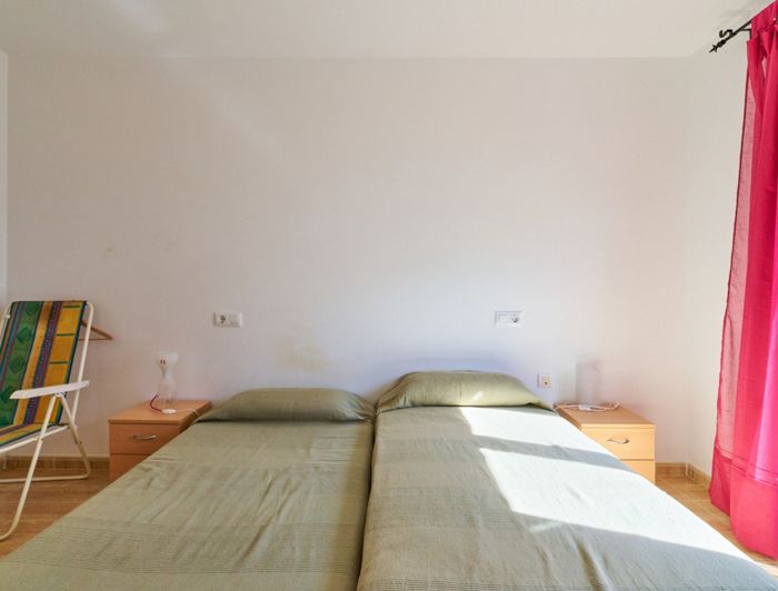 Image No.17-3 Bed Property for sale