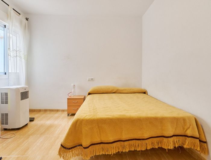 Image No.30-3 Bed Property for sale