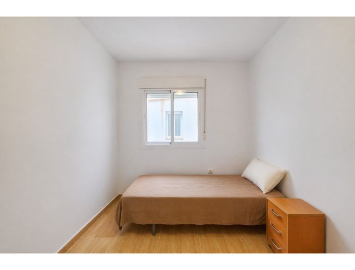 Image No.36-3 Bed Property for sale