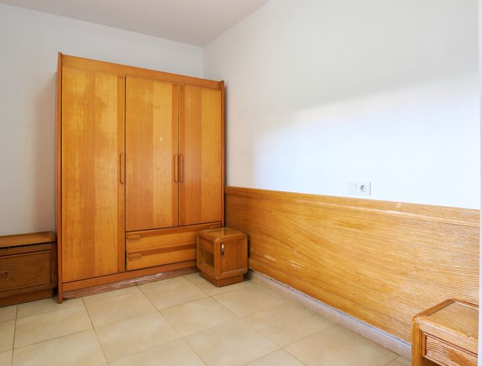 Image No.13-2 Bed Property for sale