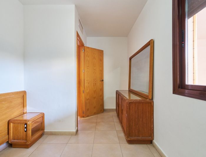 Image No.16-2 Bed Property for sale