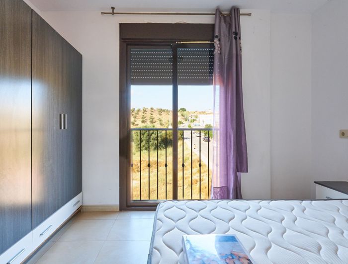 Image No.16-2 Bed Property for sale