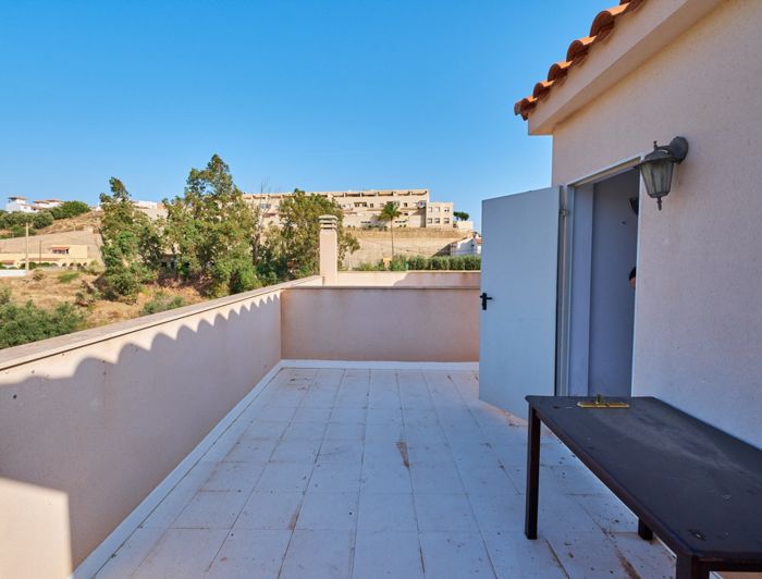Image No.25-2 Bed Property for sale